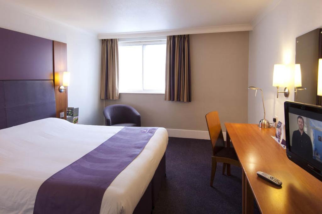 Premier Inn London Croydon Town Centre Стая снимка