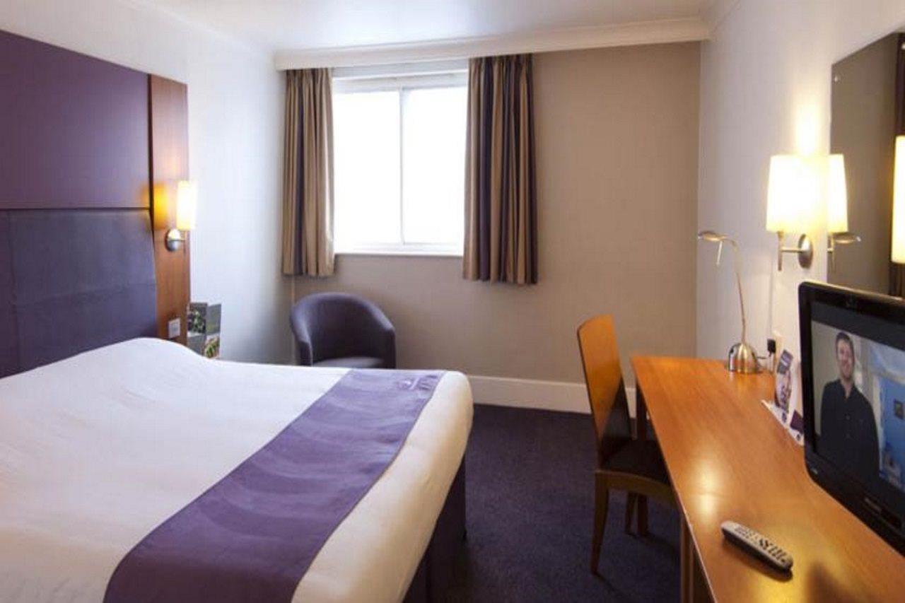 Premier Inn London Croydon Town Centre Екстериор снимка