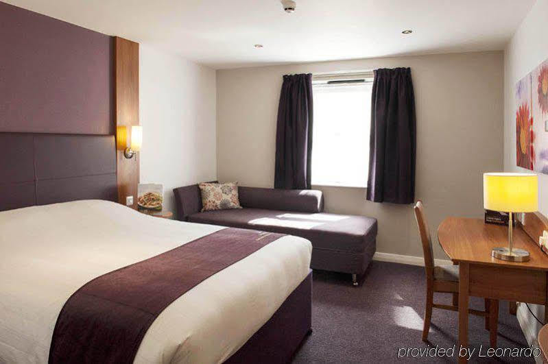 Premier Inn London Croydon Town Centre Екстериор снимка