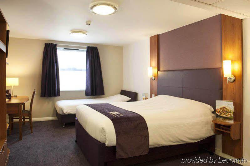 Premier Inn London Croydon Town Centre Екстериор снимка