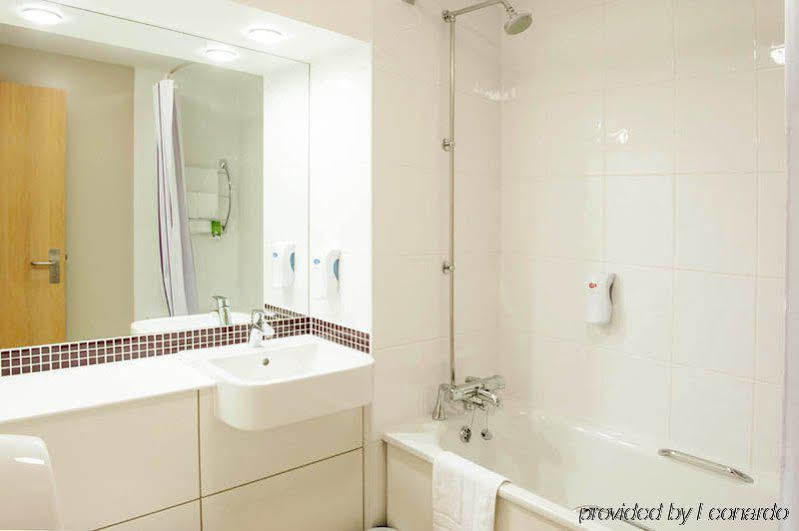 Premier Inn London Croydon Town Centre Екстериор снимка