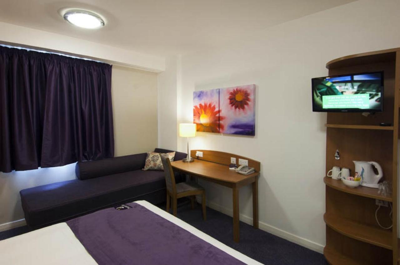 Premier Inn London Croydon Town Centre Стая снимка